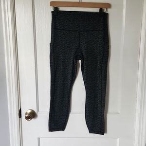 Athleta Women's Ultimate Stash Pocket Textured 7/8 Tight